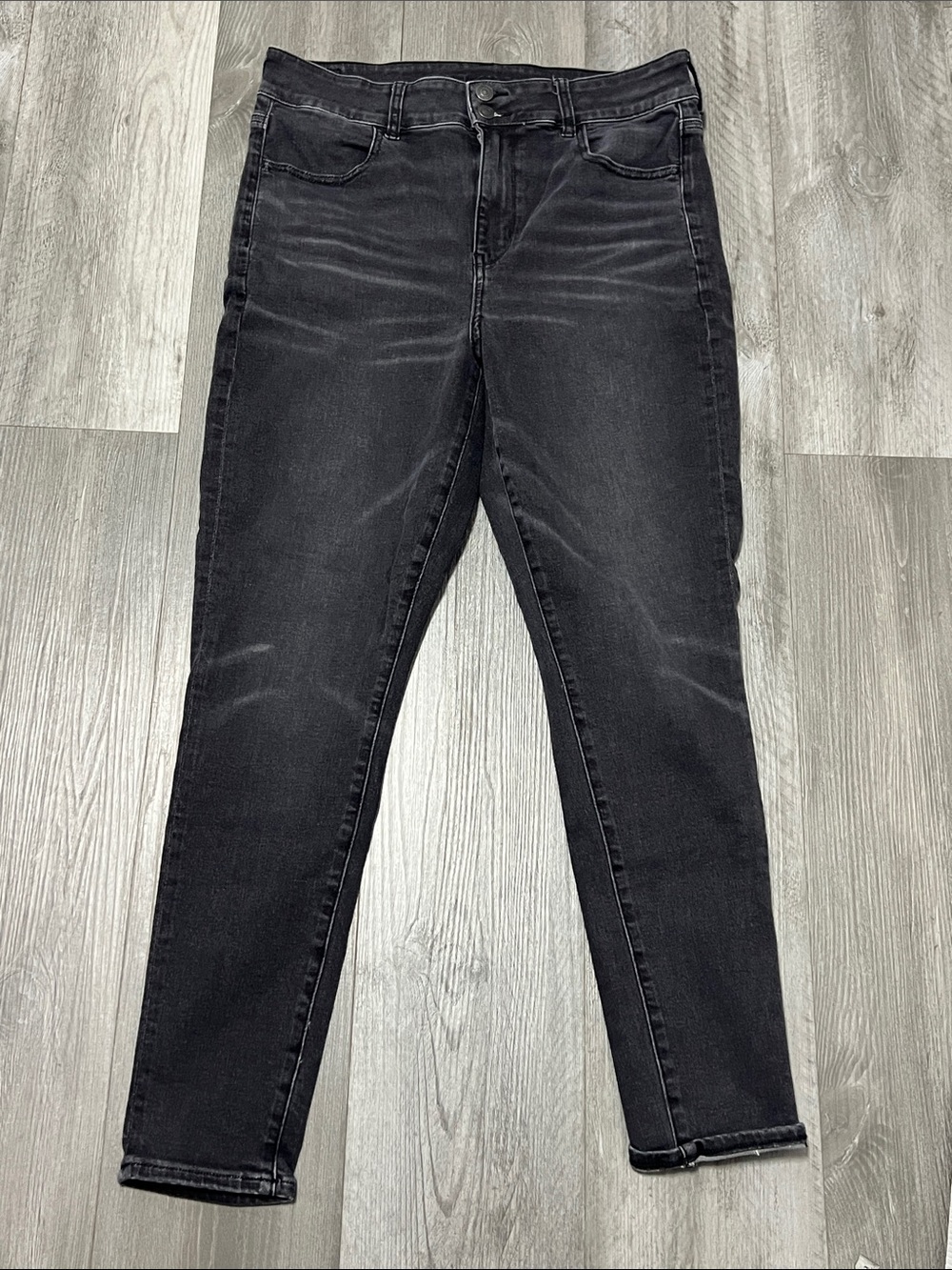 American Eagle woman’s black  high rise Jegging/size 14